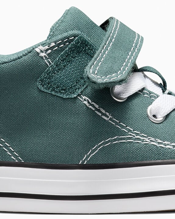 Chuck Taylor All Star Malden Street Easy-On Mid Top