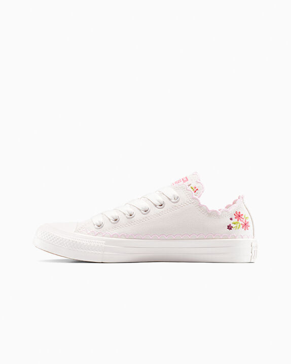 Chuck Taylor All Star Embroidered Flowers Low Top