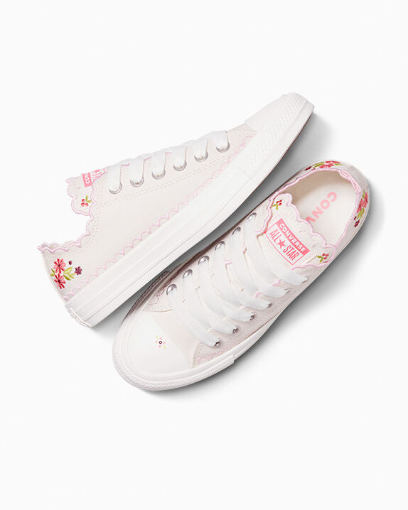 Chuck Taylor All Star Embroidered Flowers Low Top