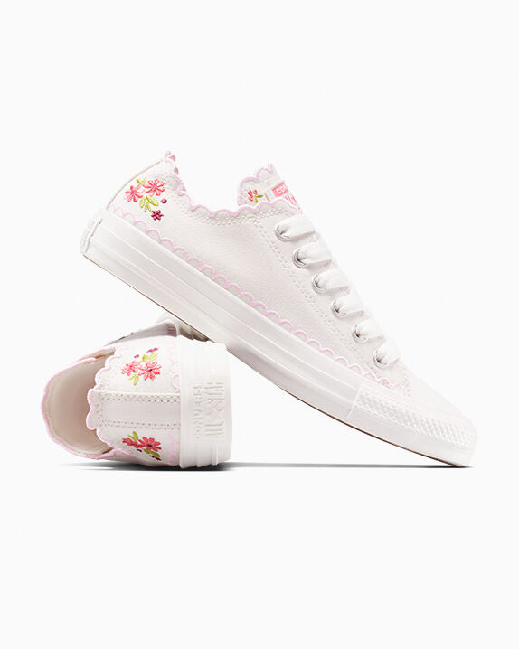 Chuck Taylor All Star Embroidered Flowers Low Top