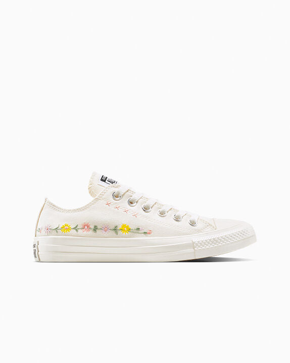 Chuck Taylor All Star Embroidered Flowers Low Top