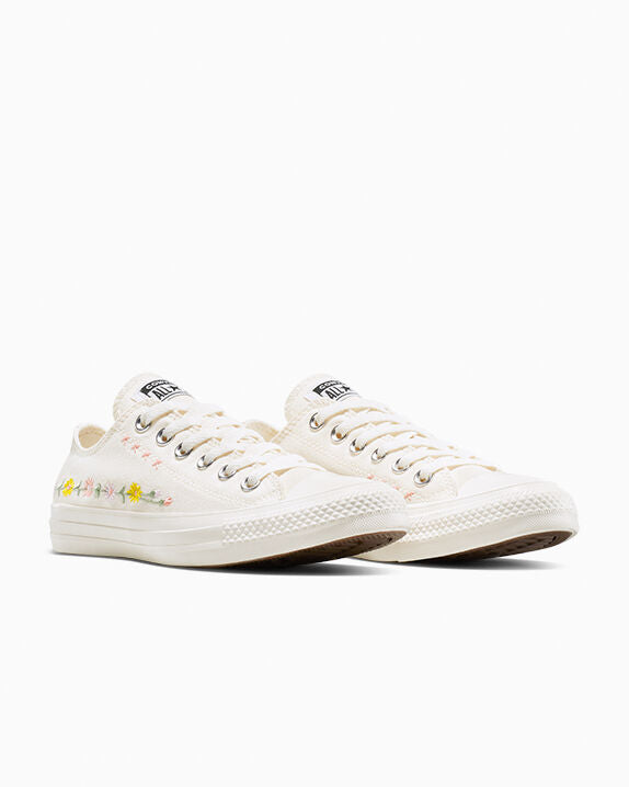 Chuck Taylor All Star Embroidered Flowers Low Top