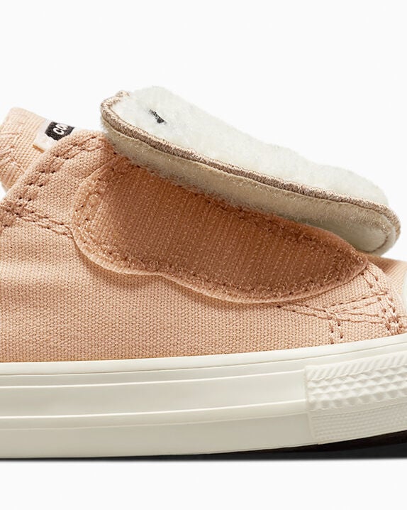 Chuck Taylor All Star Sherpa Bear Easy-On Low Top