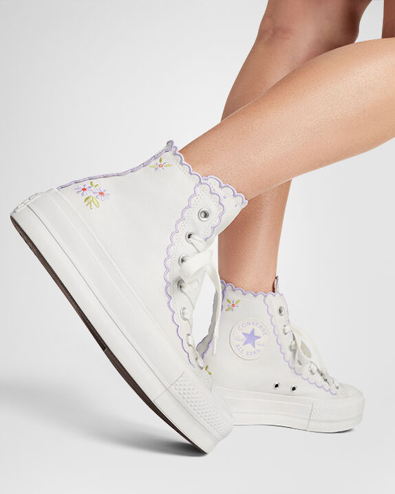 Chuck Taylor All Star Lift Platform Embroidered Flowers High Top