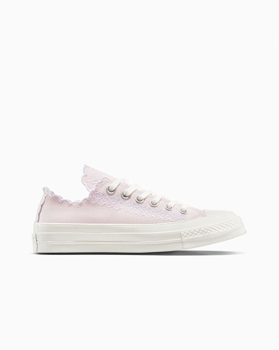 Chuck 70 Embroidered Low Top