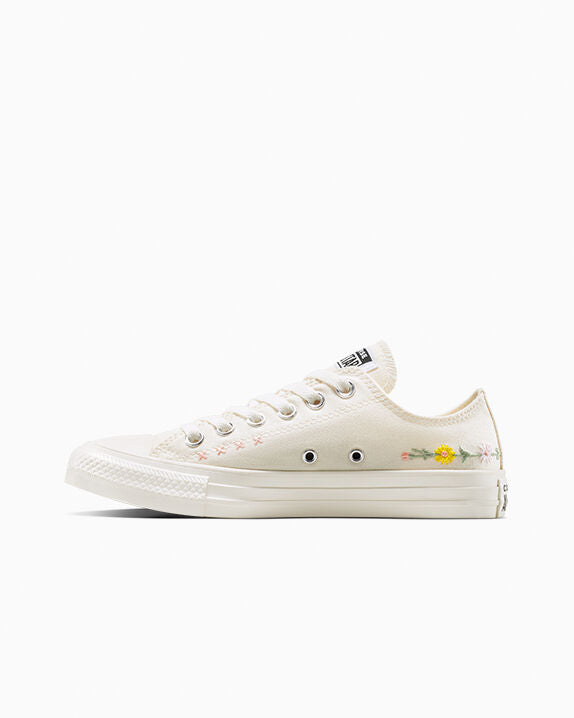 Chuck Taylor All Star Embroidered Flowers Low Top