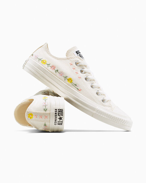 Chuck Taylor All Star Embroidered Flowers Low Top